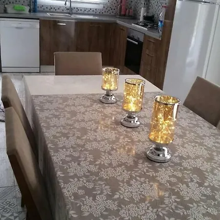 Maurice Number 8 * Kusadası