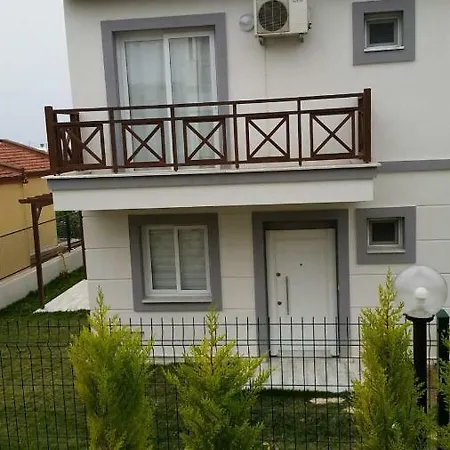 Maurice Number 8 Villa Kusadası